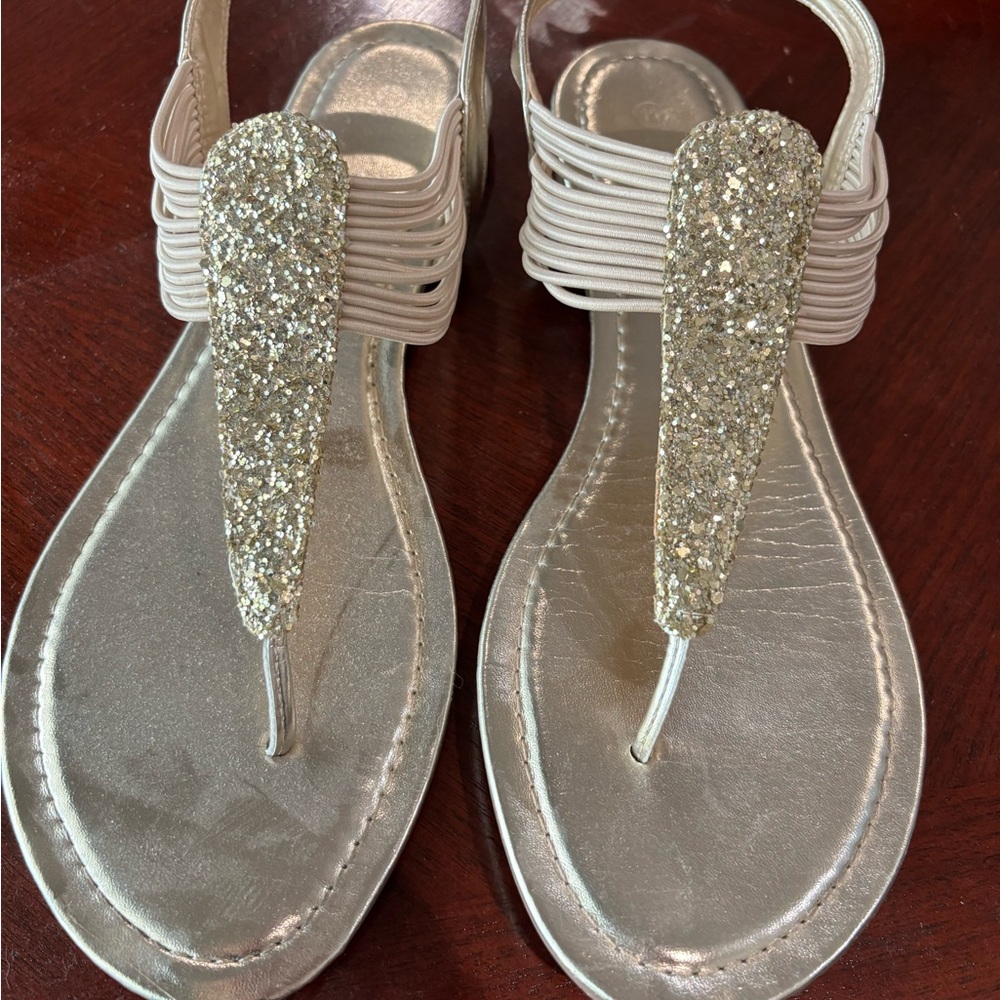 Glitter Toe-Post Sandals in Champagne
